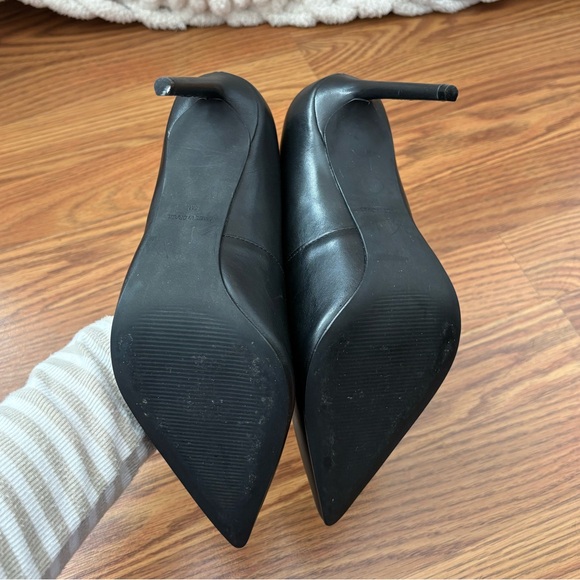Steve Madden black leather pointed toe pumps - Picture 4 of 7